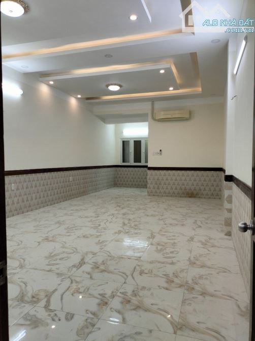 VỊ TRÍ ĐẮT ĐỊA – 2MT NGUYỄN OANH GV, 5x17M 3L, 4PN 12 TỶ