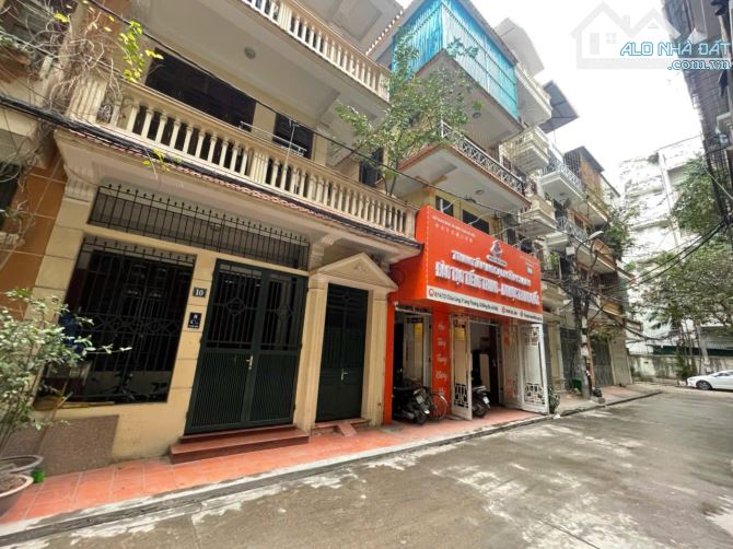 NHÀ PHÂN LÔ 2 THOÁNG 18 TỶ 55m 5 TẦNG MT 4m VỈA HÈ Ô TÔ TRÁNH KINH DOANH CHÙA LÁNG ĐỐNG ĐA