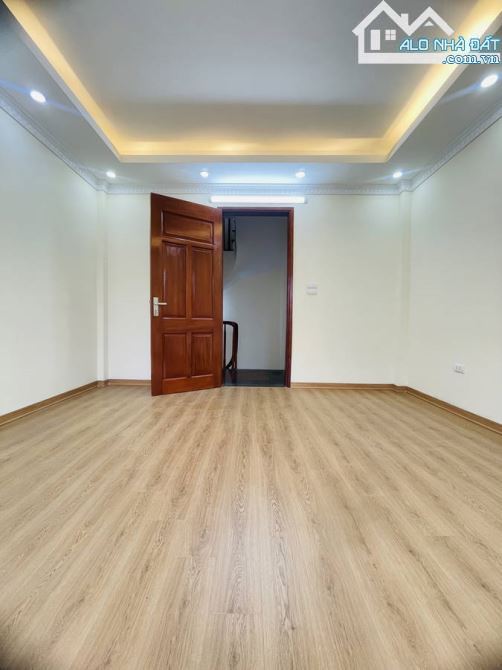 Bán  Nhà Phố Đàm Quang Trung. LONG BIÊN, 5T ,33m2 , GIÁ 5 TỶ