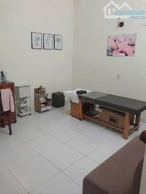 Bán nhà 3 tầng đường Trịnh Công Sơn, trung tâm Hoà Cường Hải Châu.