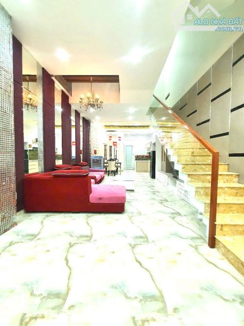 Cần bán nhà 3 tầng Đường Mạc Thị Bưởi - thiết kế hiện đại gần chợ Đầu Mối - Hải Châu