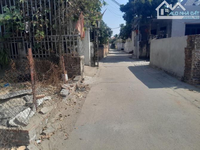 Tiên Dược  ô tô tránh 90m 2,75 tỷ ,mông nở gần trường công an , 3 bước tới trung tâm huyện