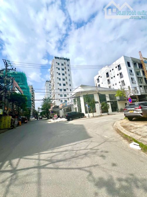 Bán lô góc Đỗ Pháp Thuận, view sông Hàn, Quận Hải Châu, Đà Nẵng, DT 287m2