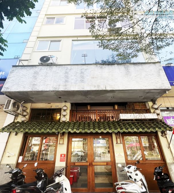 Bán Tòa Văn Phòng Mặt Phố Bát Đàn, Hoàn Kiếm DT 300m2, 10T, MT 10m, Giá Cực Rẻ