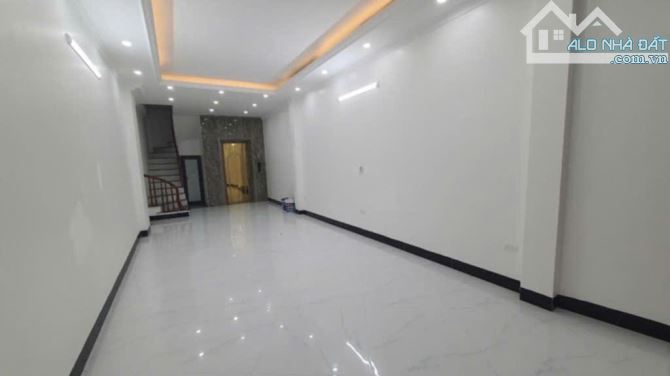 DUY NHẤT 1 CĂN MẶT PHỐ KINH DOANH, THANG MÁY, Ở LUÔN, 50M2 GIÁ CHỈ 21 TỶ