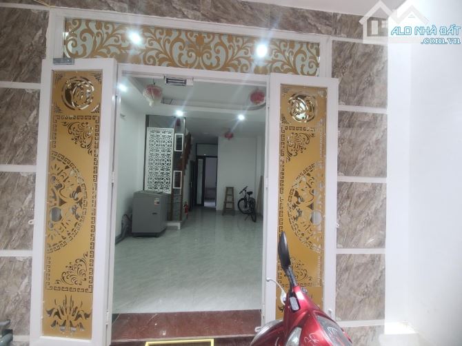 Gà Đẻ Trứng Vàng - Dòng Tiền Đều Đặn 40tr/th 41m2 - 5 tầng - MT 3,4m - Sổ Riêng