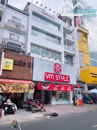 Kẹt tiền bán gấp nhà MT Hai Bà Trưng, P.8, Q.3 - DT 6,5x25m, 5 tâdng
