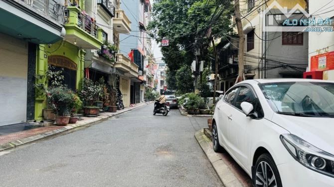 Bán nhà Ngô Quyền, Hà Đông, 60m2, 5 Tầng, MT 5m, thang máy, 10,8tỷ.