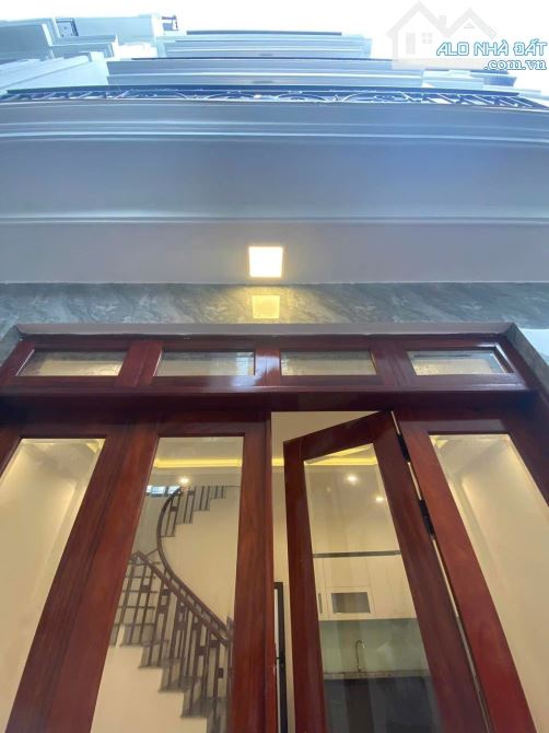 BÁN NHÀ PHỐ THẠCH BÀN LONG BIÊN NHỈNH 4 TỶ 34M, 5 tầng, MT 4m,FULL NT,Ô Tô, gần cấp 3