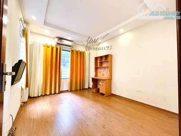 Cho thuê nhà nguyên căn Hoàng Hoa Thám | 40m² | 5 tầng | 4PN | 12 triệu/tháng