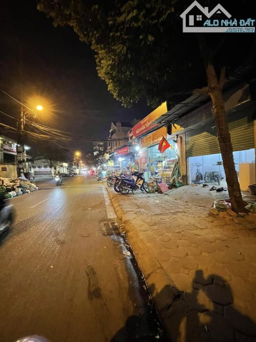 Cần bán mảnh đất mặt ngõ thông Trần Cung-Nghĩa Đô, lô góc, ô tô tránh, 60m2 4m MT giá 12tỉ