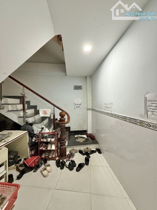 Bán CHDV gần Đh Văn Lang, [5 tầng, 81m2, 4.1x16, 9 phòng, 286m2 sàn], dòng tiền 4%/năm - 10