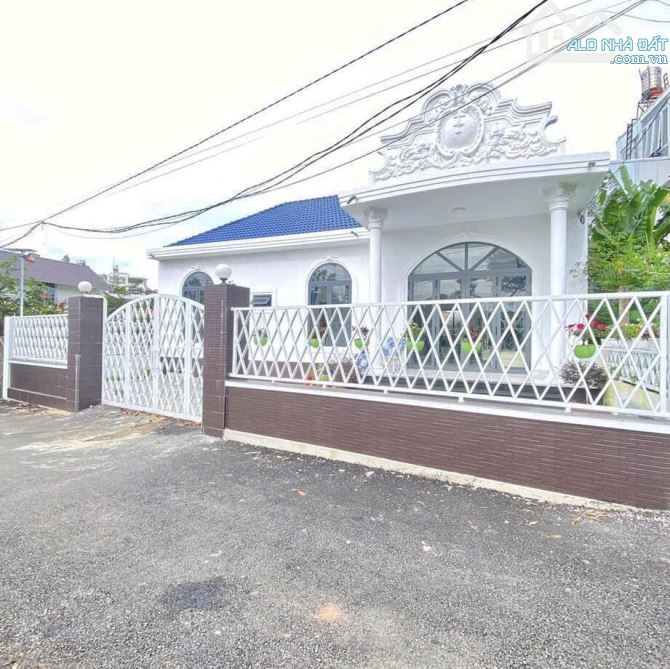 Biệt thự đẹp trung tâm Thành phố Bảo Lộc, gần Vincom, Full nội thất, nhỉnh 5tỷ - 1