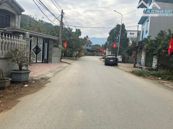 Hiếm Giá Nhỉnh 10tr mặt đường nhựa trục chính Yên Bình gần GaMetro số 5 Văn Cao Hoà Lạc - 1