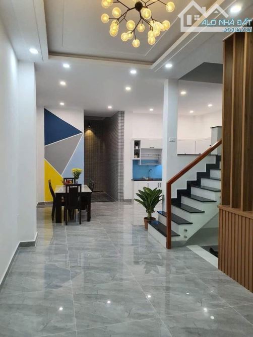 Gia đình bán gấp nhà 356/2 Lê Quang Định P11, BT - 6X15m - 10,2 tỷ - 1