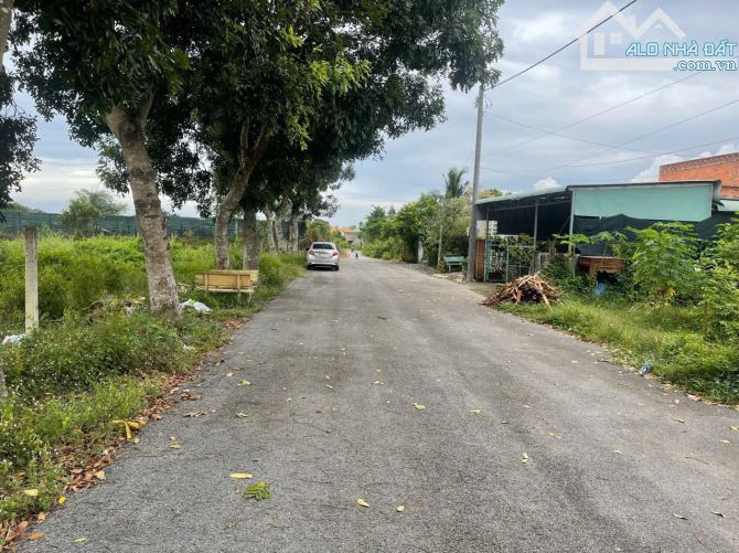 Bán gấp 10x68=680m2 có 100m2 thổ cư giá 2 tỷ 200 triệu, sổ hồng riêng đường DT823B - 1