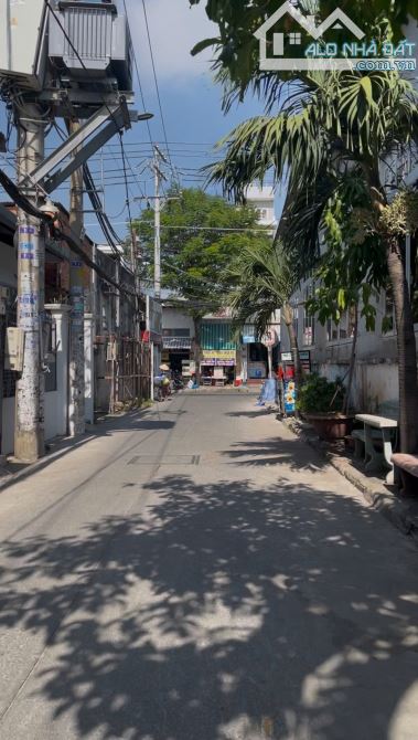 Nhà C4, Hẻm 4m đường Nguyễn Văn Qúa, 5.2x27m, giá chỉ 5.7 tỷ TL - 1
