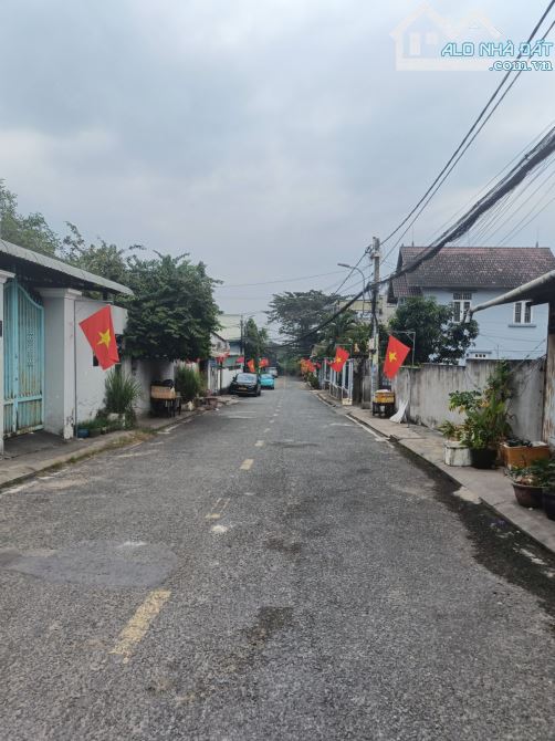 Bán nhà trọ giá rẻ, 200m2(10*20) - 3 tầng, Trung Tâm Tăng Nhơn Phú A, Q9 - 1
