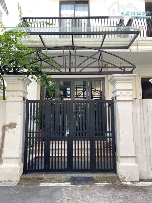 BÁN CĂN BT SONG LẬP 75m2 MT:6,7M GIÁ 12,5 TỶ TRỤC CHÍNH CẦU CHƯƠNG DƯƠNG LONG BIÊN TỨ LIÊN - 1
