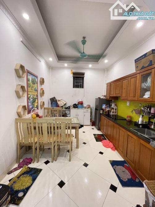 BÁN NHÀ LONG BIÊN 46M ,HIẾM, 05 PN NHỈNH 5 TỶ - 1