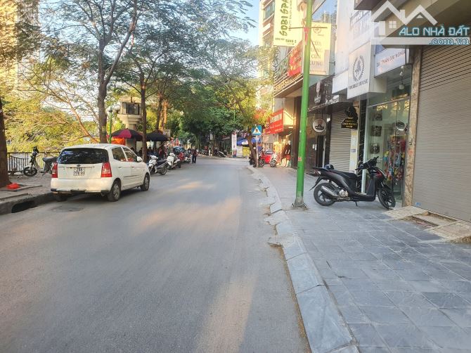 Mặt ngõ trộng như phố. Khu vực Kim Đồng - Tân Mai - Trương Định DT 131m2 MT 5,8m - 1