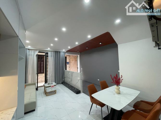 Bàn Nhà Phố Gần Chợ Hà Đông, Ô Tô Dừng đỗ 15m, DT 37m, 4 tầng, 3 PN, Giá 8.6 Tỷ, Tây Bắc - 1