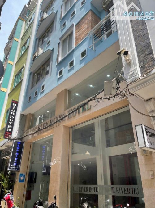 Bán Hotel 2 sao Khu phố Tây Bùi Viện, Q1- ngang 7.5 x 12m,4 lầu, HĐ thuê 1 tỷ - chỉ 3x tỷ - 1