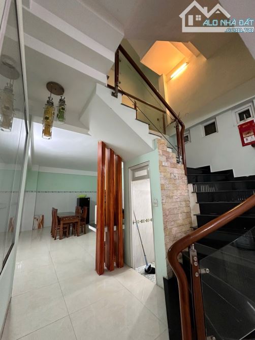 Bán nhà 3 tầng Kiệt ô tô Nguyễn Hữu Thọ gần sân bay trường học - 1
