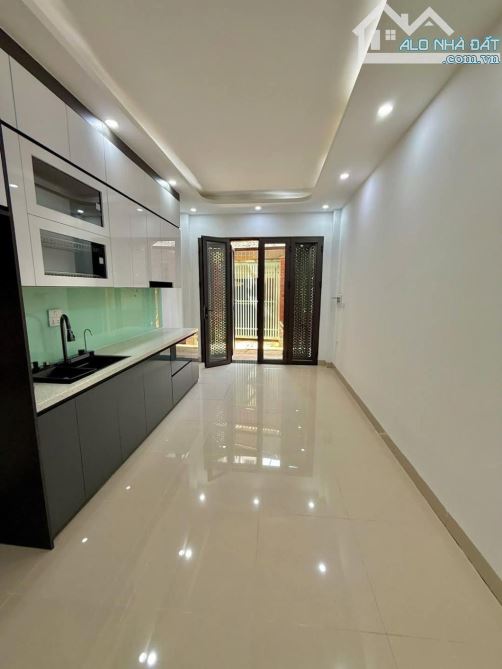 Bán nhà Hoang Hoa Thám, dt35m, 6 tầng Thang máy, gần ô tô tránh. - 1