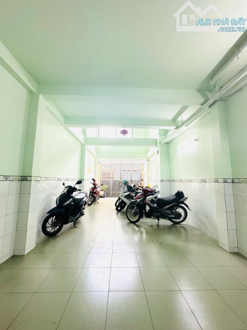 THU NHẬP KHỦNG 40TR/THÁNG ! CHDV GẦN ĐƯỜNG LÊ QUANG ĐỊNH P1 Q.GV 5 TẦNG 4X18M CHỈ 10,5 TỶ - 2