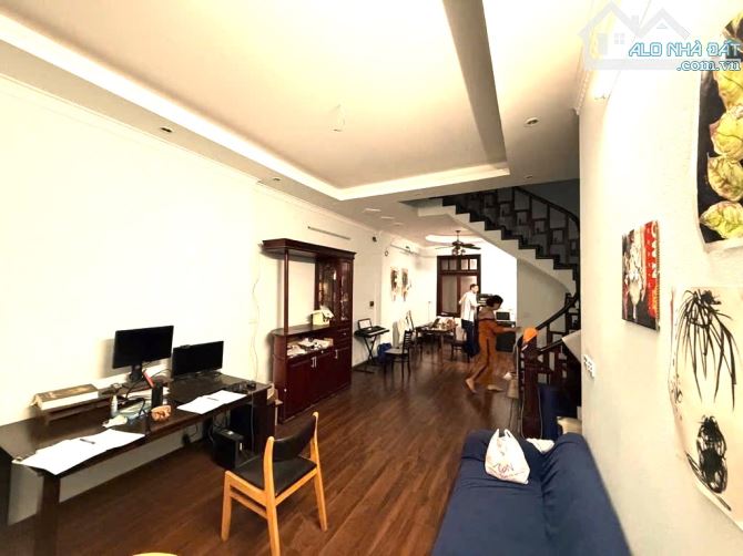 BÁN GẤP NHÀ 60M² - 5 TẦNG – Ô TÔ TRÁNH – NGAY AEON MALL LONG BIÊN - CHỈ 12.8 TỶ. - 2