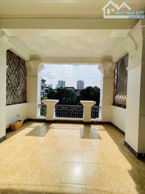 Hiếm, PLô Trung Kính, Cầu Giấy Oto 7 Chỗ, View hồ, 90m2, MT 5m, 26 tỷ 9. - 2