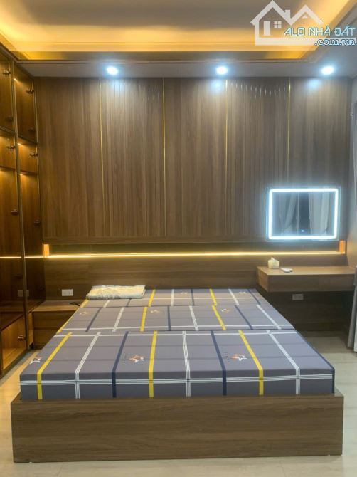 Bán căn hộ tập thể phố Yên Ninh,  quận Ba Đình, 90m2 , 2 phòng ngủ , nội thất đầy đẹp. - 2