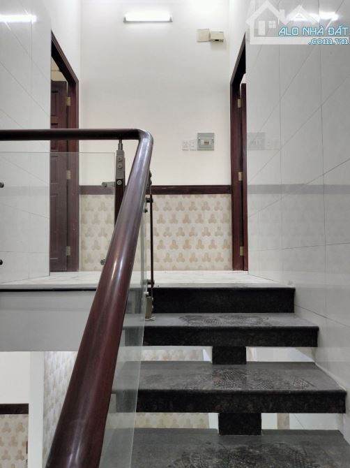 VỊ TRÍ ĐẮT ĐỊA – 2MT NGUYỄN OANH GV, 5x17M 3L, 4PN 12 TỶ - 2