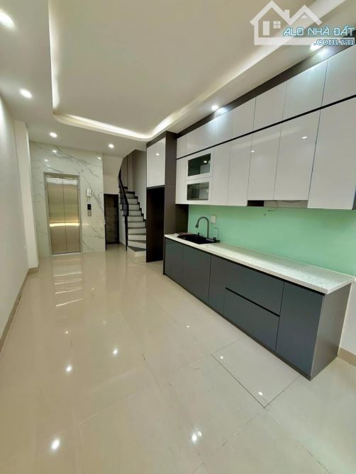 Bán nhà Hoang Hoa Thám, dt35m, 6 tầng Thang máy, gần ô tô tránh. - 2