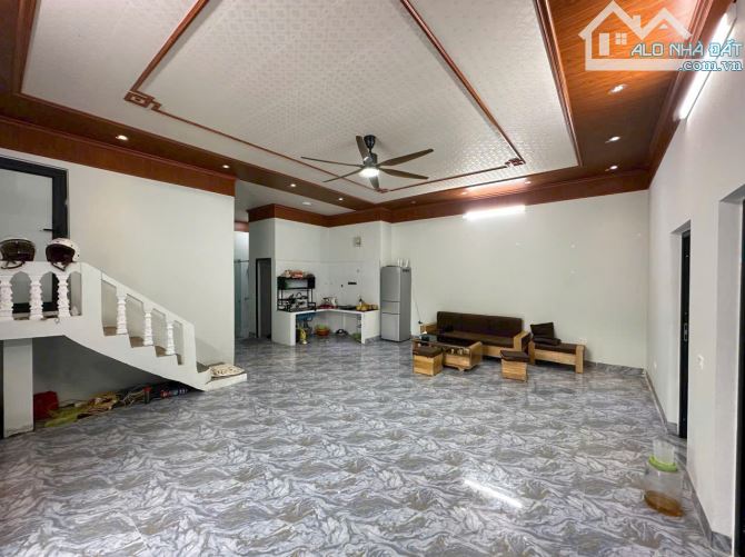 BÁN GẤP KHUÔN VIÊN NGHỈ DƯỠNG CÓ DT 696m2 ( 400m2 ONT) SẴN NHÀ FULL NỘI THẤT GIÁ HƠN 2 TỶ - 2