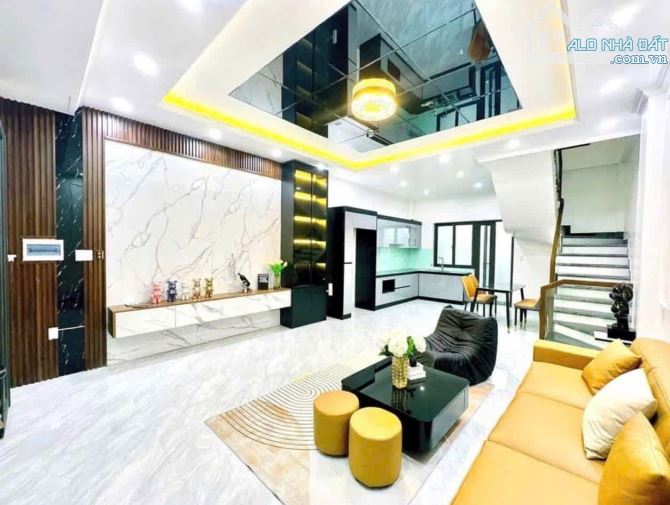 Bán nhà trong ngõ 230 Miếu Hai Xã - DT 60m, sân cổng riêng - 3