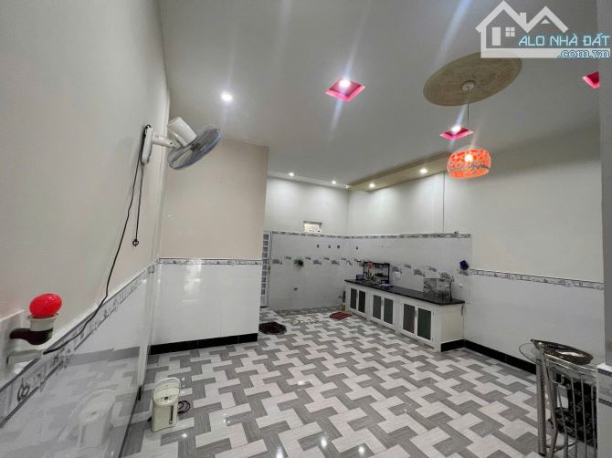 Hàng Siêu Ngộp Bán nhanh Căn nhà ở Trịnh Thị Miến Hóc Môn Sổ hồng Riêng 100m2 630triệu - 3