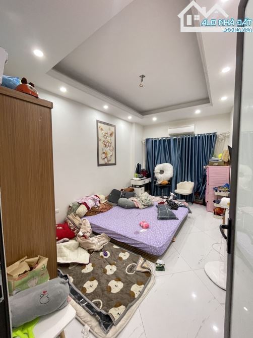BÁN NHÀ LONG BIÊN 46M ,HIẾM, 05 PN NHỈNH 5 TỶ - 3