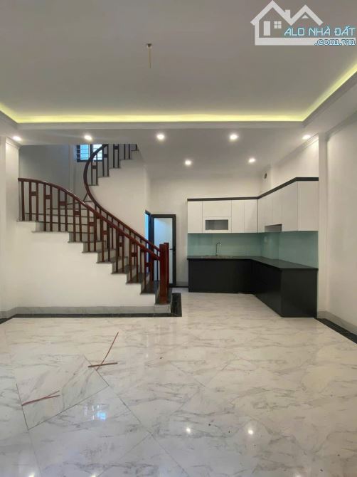 BÁN NHÀ PHỐ THẠCH BÀN LONG BIÊN NHỈNH 4 TỶ 34M, 5 tầng, MT 4m,FULL NT,Ô Tô, gần cấp 3 - 3