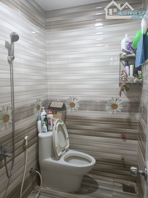 Bán nhà trọ giá rẻ, 200m2(10*20) - 3 tầng, Trung Tâm Tăng Nhơn Phú A, Q9 - 4