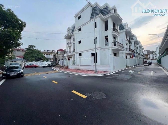 BÁN CĂN BT SONG LẬP 75m2 MT:6,7M GIÁ 12,5 TỶ TRỤC CHÍNH CẦU CHƯƠNG DƯƠNG LONG BIÊN TỨ LIÊN - 4