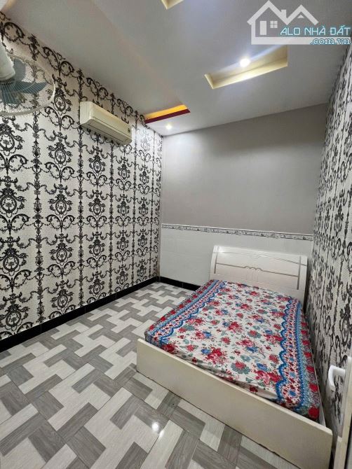 Hàng Siêu Ngộp Bán nhanh Căn nhà ở Trịnh Thị Miến Hóc Môn Sổ hồng Riêng 100m2 630triệu - 4