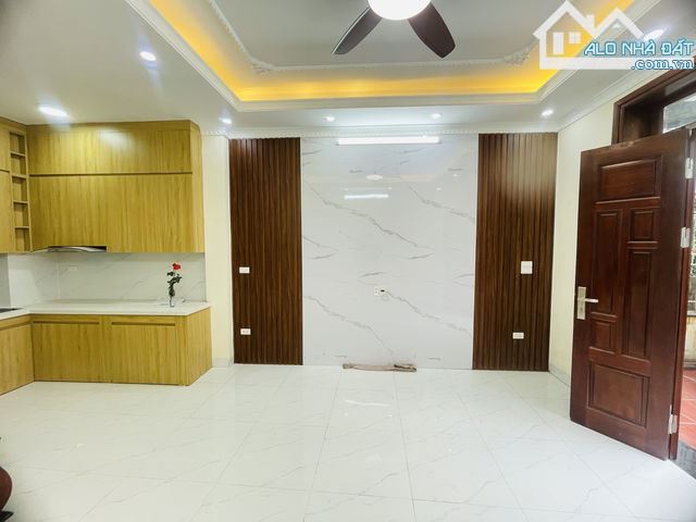 Bán  Nhà Phố Đàm Quang Trung. LONG BIÊN, 5T ,33m2 , GIÁ 5 TỶ - 4