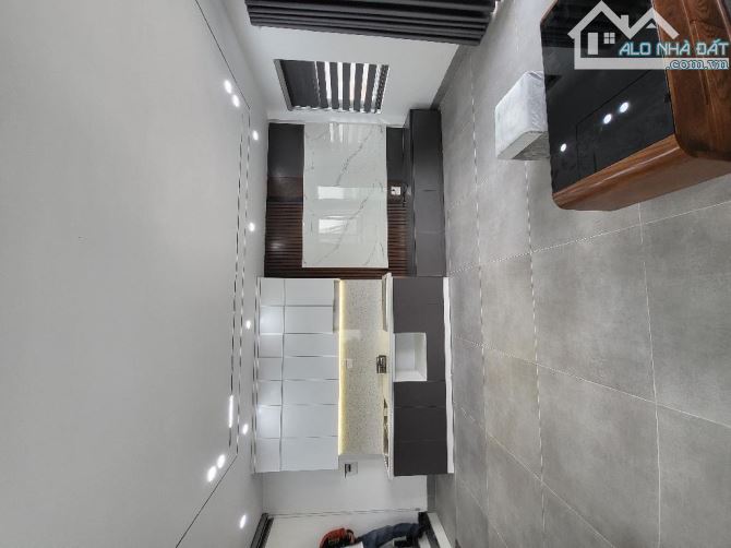 Nhà Đàm Quang Trung, lô góc, gara, nội thất cao cấp, DT 45m2, MT 5m, 6 tầng, chỉ 9.25 tỷ - 4