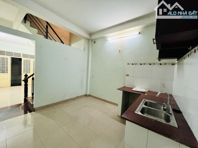 Bán nhà hẻm oto 3 tầng Phan Văn Trị, đối diện Cityland, hẻm 1/, SHR, chỉ 4.9 tỷ - 4