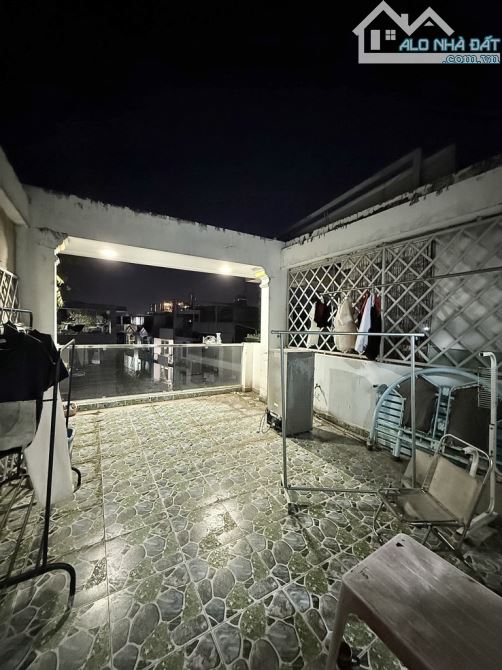 Bán CHDV gần Đh Văn Lang, [5 tầng, 81m2, 4.1x16, 9 phòng, 286m2 sàn], dòng tiền 4%/năm - 4