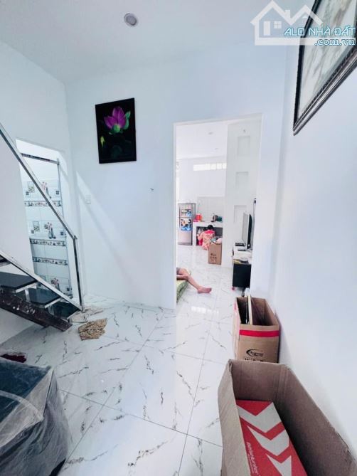 NHÀ MỚI ĐẸP NGAY CHỢ HỒ HỌC LÃM-KINH DƯƠNG VƯƠNG- 94M (4.2m x 22m) 4PN-3WC - NHỈNH 4TY - 4