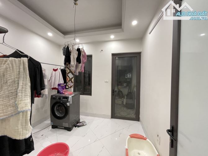 BÁN NHÀ LONG BIÊN 46M ,HIẾM, 05 PN NHỈNH 5 TỶ - 5