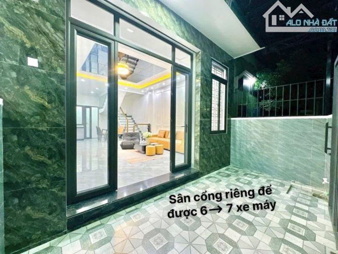 Bán nhà trong ngõ 230 Miếu Hai Xã - DT 60m, sân cổng riêng - 6